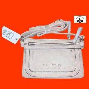 NWT Mia K Farrow Cute small crossbody